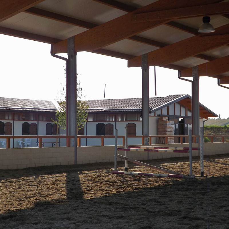 Il maneggio coperto del Centro Equestre Il Boardo